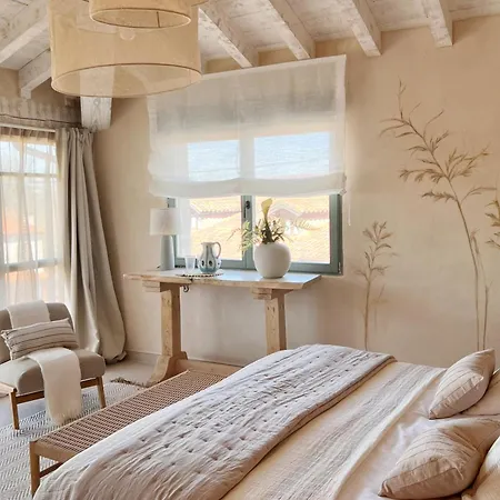 Wishome-villa Centenaria Rehabilitada Con Encanto, Con Piscina Interior Privada