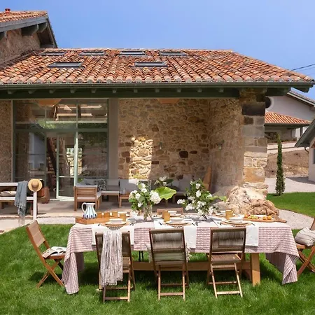 Wishome-villa Centenaria Rehabilitada Con Encanto, Con Piscina Interior Privada