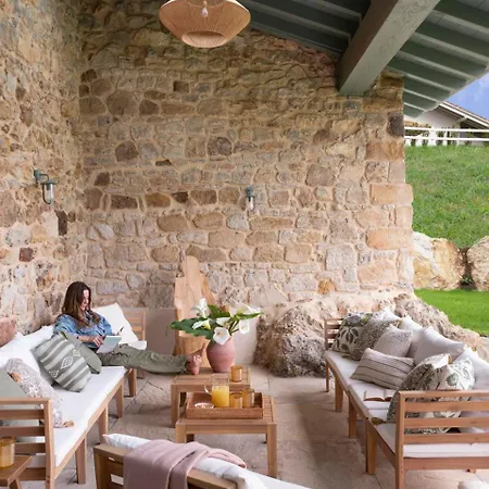 Wishome-Villa Centenaria Muy Especial Con Piscina Y Jardin Privado Caviedes
