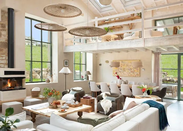 Wishome-villa Centenaria Rehabilitada Con Encanto, Con Piscina Interior Privada *