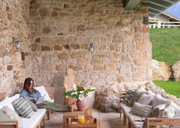 Wishome-villa Centenaria Rehabilitada Con Encanto, Con Piscina Interior Privada Caviedes